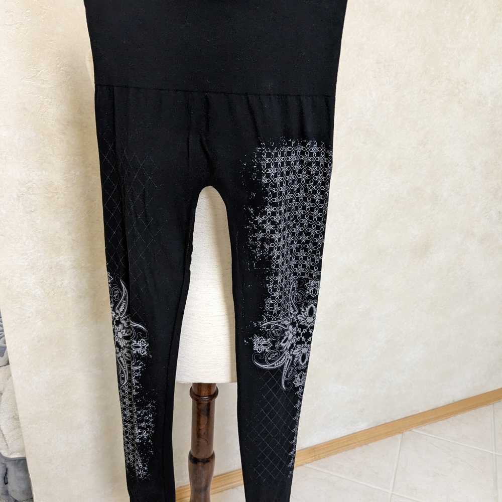 M Rena Leggings - Picture 3 of 5